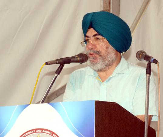 Dr. Jatinder Paul Singh Gill, Vice-Chancellor, Guru Angad Dev Veterinary & Animal Sciences University Addressing